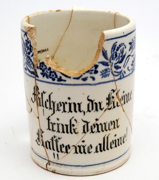 Elbląg, Kubek z sentencją (Historia jednego przedmiotu cz. 129) Elbląg, Kubek z sentencją (Historia jednego przedmiotu cz. 129)