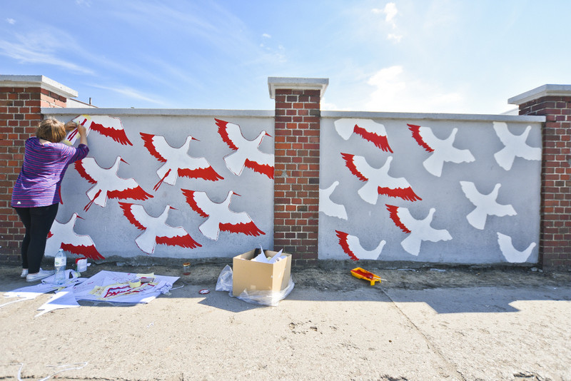 Elbląg, Mural powstaje na murze przy ul. Grochowskiej. Będzie miał ok. 25 metrów długości Elbląg, Mural powstaje na murze przy ul. Grochowskiej. Będzie miał ok. 25 metrów długości