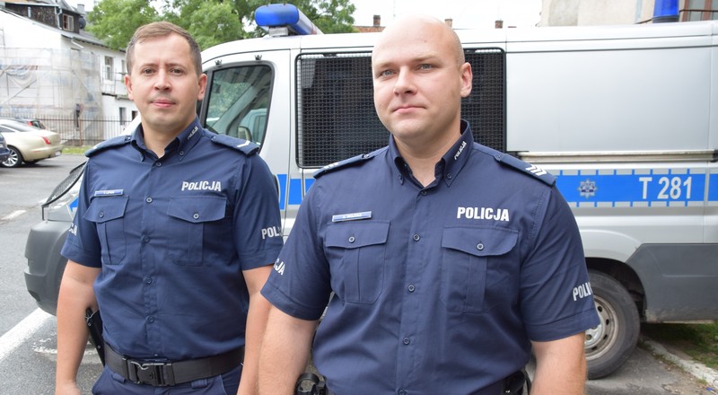 Elbląg, sierż. Tomasz Lipski (po lewej) i sierż. sztab Arkadiusz Wojtas Elbląg, sierż. Tomasz Lipski (po lewej) i sierż. sztab Arkadiusz Wojtas