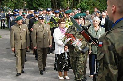 Elbląg, Wieńce pod Krzyżem katyńskim Elbląg, Wieńce pod Krzyżem katyńskim