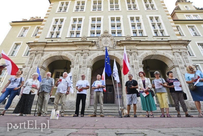 Elbląg, Demonstracja przed Sądem Okręgowym