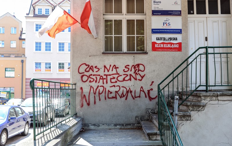 Elbląg, Wandal pod biurem posła Wilka Elbląg, Wandal pod biurem posła Wilka