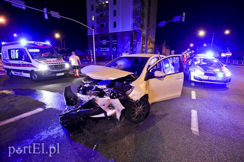 Elbląg, Zderzenie toyoty z alfą romeo na ul. płk. Dąbka Elbląg, Zderzenie toyoty z alfą romeo na ul. płk. Dąbka