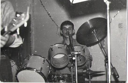 Elbląg, Jan Kuśmierek grał na perkusji w zespole wojskowym