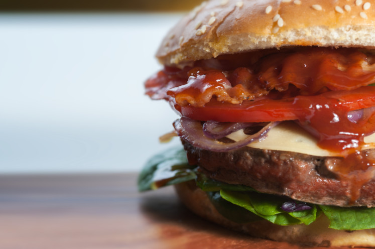 Czy sportowcy też jedzą burgery? Zobacz Czy sportowcy też jedzą burgery? Zobacz
