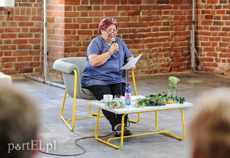 Elbląg, O kosmetykach w średniowieczu opowiadała dr Grażyna Nawrolska