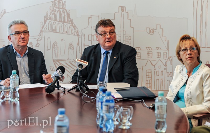 Elbląg, O zadłużeniu miasta mówili dzisiaj Janusz Nowak, Witold Wróblewski i Rozalia Grynis, skarbnik miasta Elbląg, O zadłużeniu miasta mówili dzisiaj Janusz Nowak, Witold Wróblewski i Rozalia Grynis, skarbnik miasta