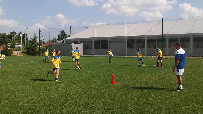 Elbląg, Zostać zawodowym piłkarzem Elbląg, Zostać zawodowym piłkarzem