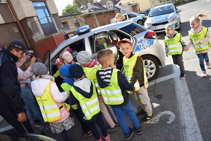 Elbląg, „Niebieski tydzień” – dzieci poznają pracę policjantów