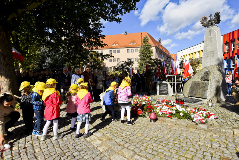 Elbląg, Nie pozwolili zapomnieć o Polsce