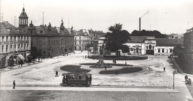 Elbląg, Praca doktorska w kawiarence Clio Elbląg, Praca doktorska w kawiarence Clio