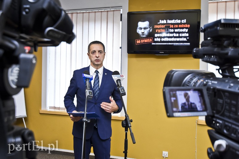 Elbląg, Dziś do Elbląga przyjechał "Konwój wstydu". Zapowiedział go senator PO Jery Wcisła Elbląg, Dziś do Elbląga przyjechał "Konwój wstydu". Zapowiedział go senator PO Jery Wcisła