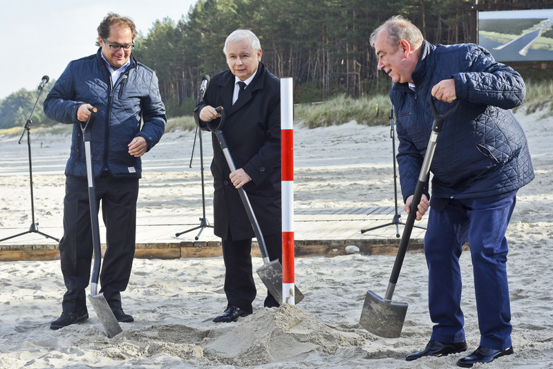 Elbląg, Jak prezes PiS na Mierzei kopał