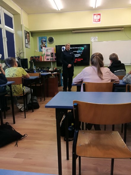 Elbląg, Policjanci rozmawiają o cyberprzemocy Elbląg, Policjanci rozmawiają o cyberprzemocy