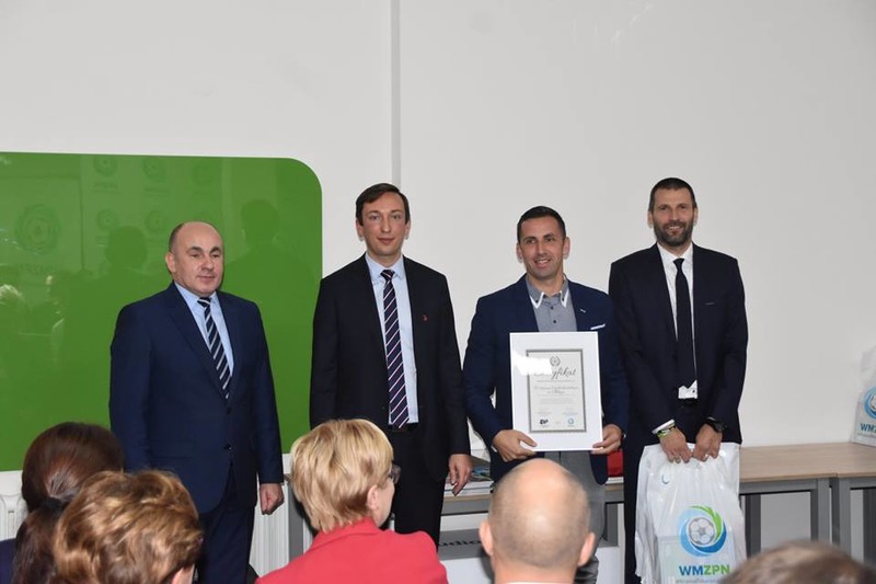 Elbląg, Certyfikaty WMZPN - wyróżnienie dla IV LO i szkoły sportowej