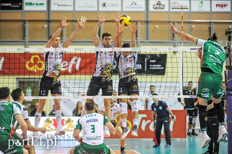 Elbląg, Trefl Gdańsk (w białych koszulkach) wygrał z Indykpolem Olsztyn (foto Anna Dembińska) Elbląg, Trefl Gdańsk (w białych koszulkach) wygrał z Indykpolem Olsztyn (foto Anna Dembińska)