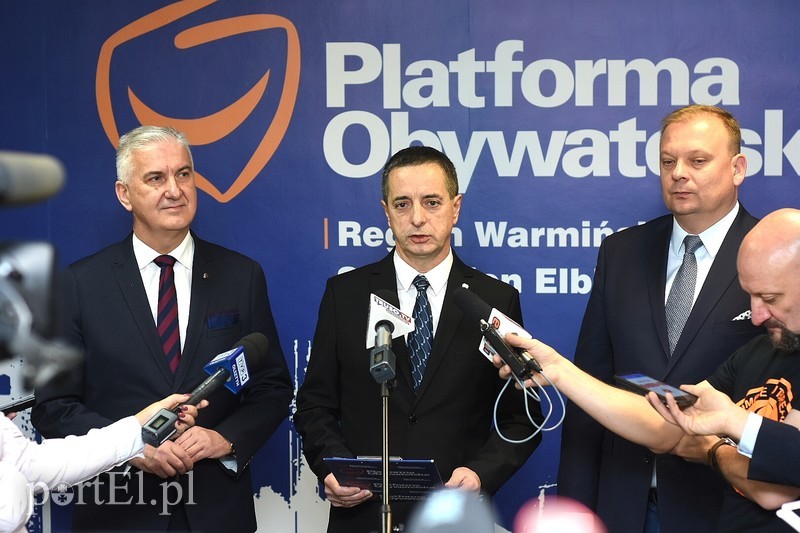 Elbląg, O decyzjach w PO poinformowali dzisiaj dziennikarzy (od lewej): Antoni Czyżyk, Jerzy Wcisła i Michał Missan