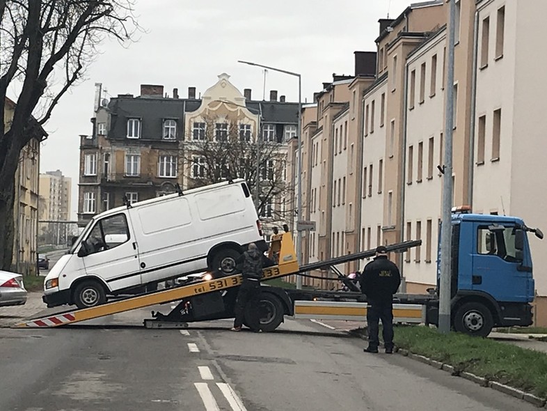 Elbląg, Straż Miejska usuwa wraki pojazdów