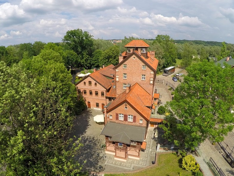 15 lat Hotelu Młyn - 150 lat zabytkowego Młyna Wodnego 15 lat Hotelu Młyn - 150 lat zabytkowego Młyna Wodnego