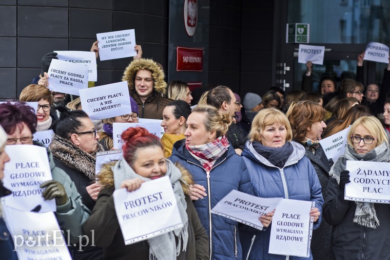 Elbląg, Pracownicy obsługi sądu domagają się podwyżki Elbląg, Pracownicy obsługi sądu domagają się podwyżki