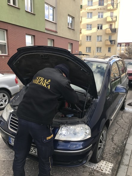 Elbląg, Straż Miejska pomoże uruchomić pojazd Elbląg, Straż Miejska pomoże uruchomić pojazd