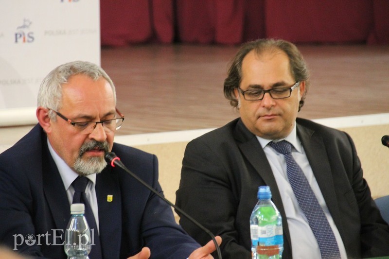 Elbląg, Andrzej Lemanowicz (z lewej) na spotkaniu z ministrem Markiem Gróbarczykiem Elbląg, Andrzej Lemanowicz (z lewej) na spotkaniu z ministrem Markiem Gróbarczykiem