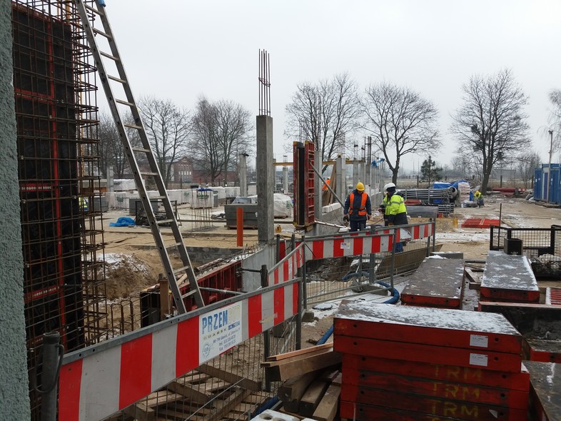 Trwa budowa Centrum Dydaktyki i Symulacji Medycznej w EUH-E