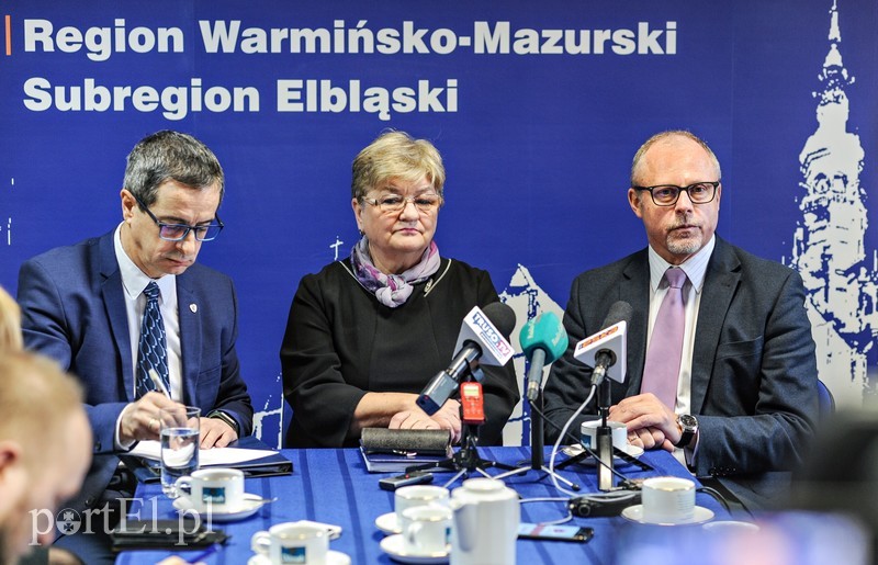 Elbląg, Od lewej: Jerzy Wcisła, Elżbieta Gelert i Jacek Protas Elbląg, Od lewej: Jerzy Wcisła, Elżbieta Gelert i Jacek Protas