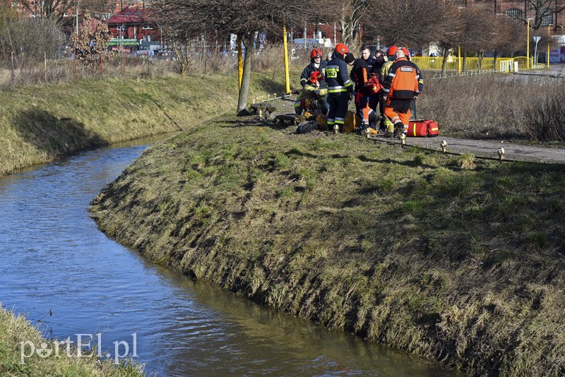 Elbląg, Pijany mężczyzna wpadł do Kumieli