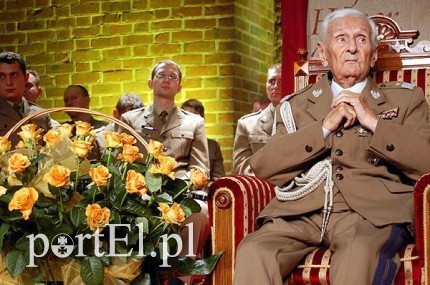 Elbląg, Generał Bolesław Nieczuja-Ostrowski zmarł w 2008 r. Miał prawie 101 lat Elbląg, Generał Bolesław Nieczuja-Ostrowski zmarł w 2008 r. Miał prawie 101 lat