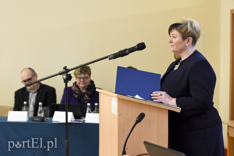 Marzena Sobczak, adiunkt na Wydziale Nauk o Zdrowiu, specjalista w zakresie pielęgniarstwa geriatrycznego Marzena Sobczak, adiunkt na Wydziale Nauk o Zdrowiu, specjalista w zakresie pielęgniarstwa geriatrycznego