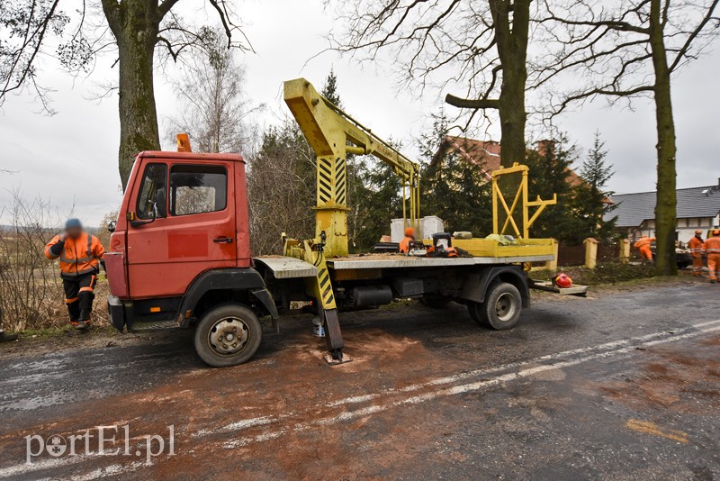 Elbląg, Podnośnik hydrauliczny przygniótł rękę mężczyzny