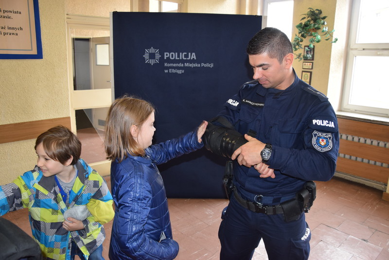 Elbląg, Dzień Wagarowicza spędzili na komendzie Elbląg, Dzień Wagarowicza spędzili na komendzie