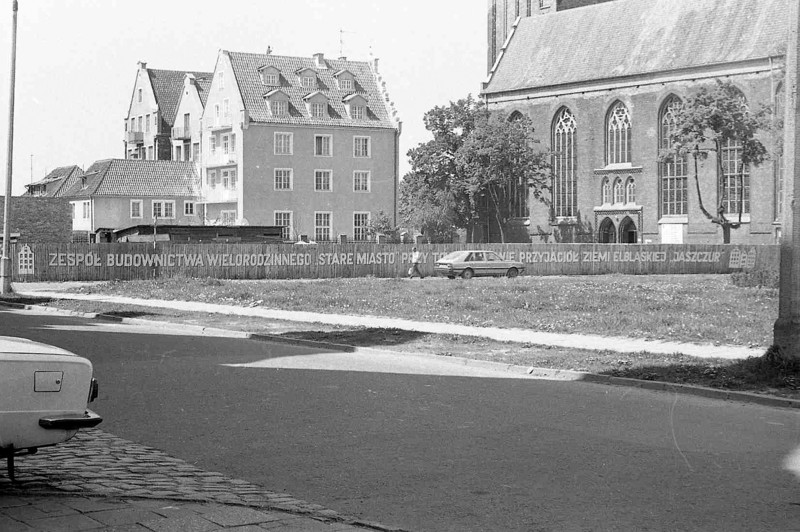 Elbląg, Początki odbudowy Starego Miasta