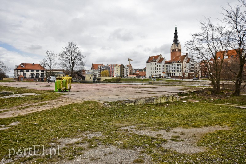 Elbląg, Na tej działce maj powstać biurowiec