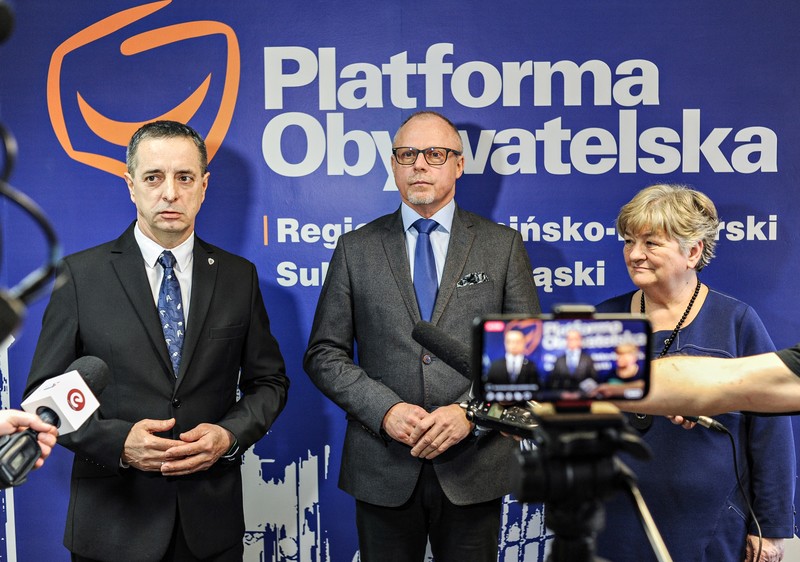 Elbląg, Parlamentarzyści chcą pomóc w trakcie strajku nauczycieli Elbląg, Parlamentarzyści chcą pomóc w trakcie strajku nauczycieli