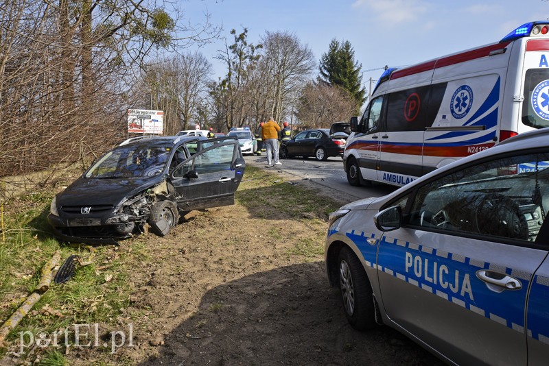 Elbląg, Wypadek na Królewieckiej, dwie osoby trafiły do szpitala