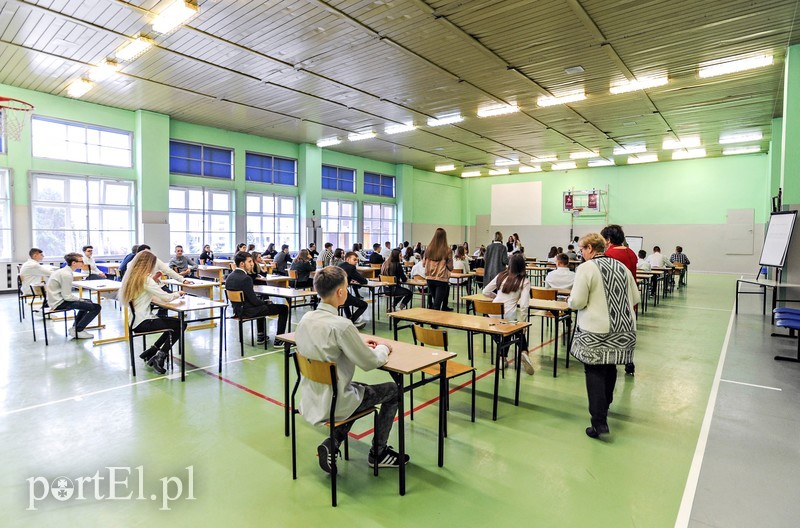 Elbląg, Gimnazjaliści zmierzyli się z częścią humanistyczną egzaminu