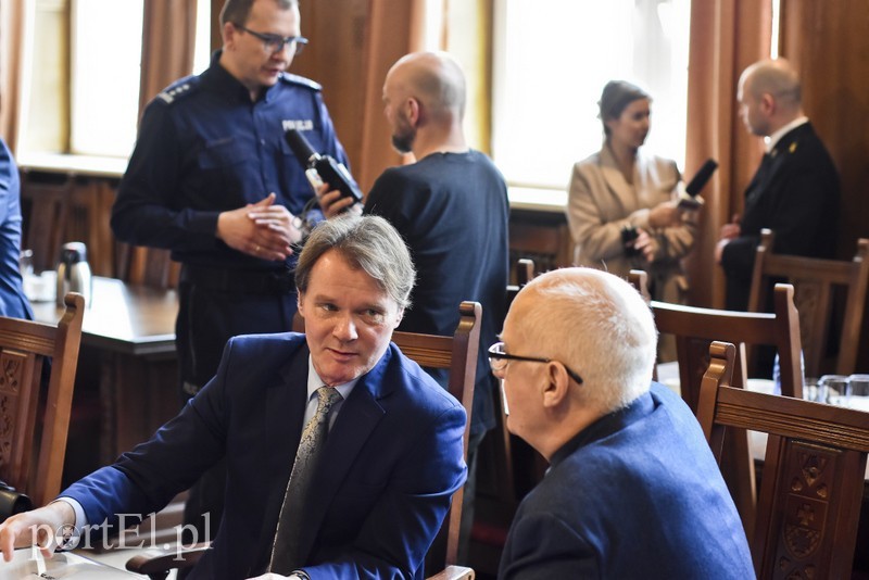 Elbląg, Strajk w oświacie podzielił radnych Elbląg, Strajk w oświacie podzielił radnych