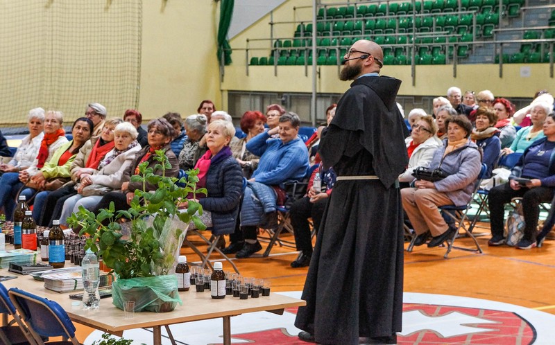 Elbląg, O ziołach w medycynie mówił o. Tomasz Tęgowski