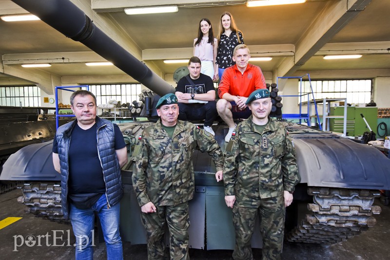 Elbląg, Dominik, Adrian, Marta i Monika chcą z wojskiem związać swoją karierę zawodową