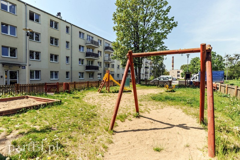 Elbląg, Mieszkania z rządowego programu miały powstać w sąsiedztwie byłej bursy szkolnej przy ul. Obrońców Pokoju