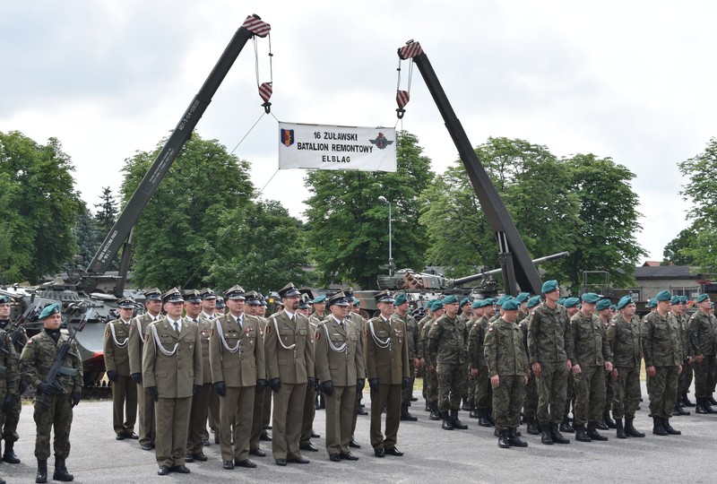 Elbląg, Jeszcze batalion, a będzie pułk