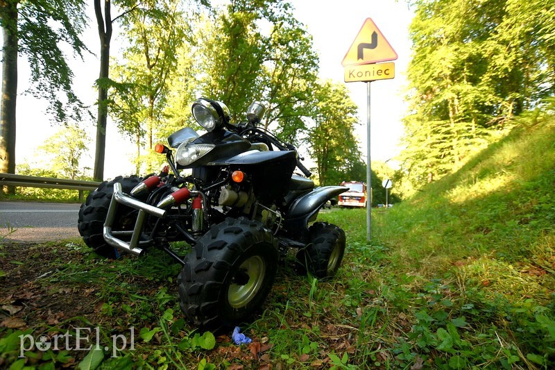 Elbląg, Wypadek quada na drodze do Kadyn, kierowca był nietrzeźwy