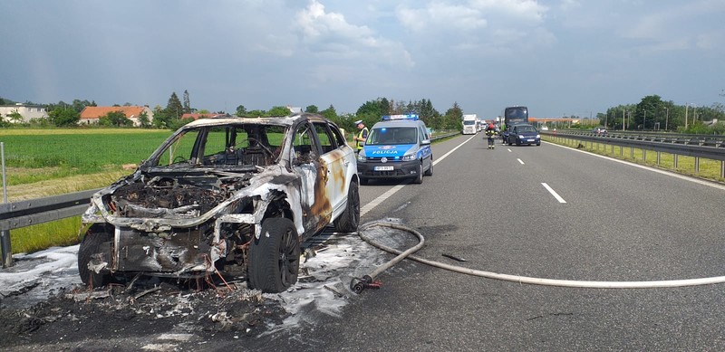 Elbląg, W czasie jazdy zapalił się samochód Elbląg, W czasie jazdy zapalił się samochód