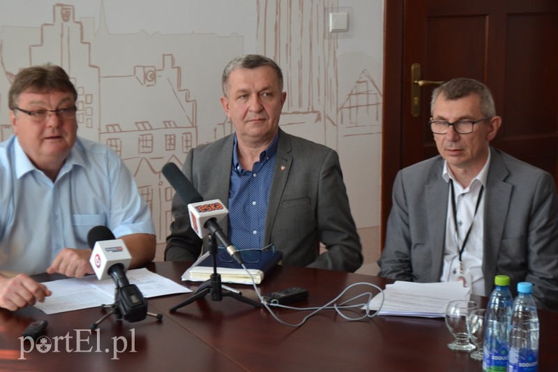 Elbląg, Prezydent Elblaga Witold Wróblewski (z lewej) chce zmian w EPT Elbląg, Prezydent Elblaga Witold Wróblewski (z lewej) chce zmian w EPT