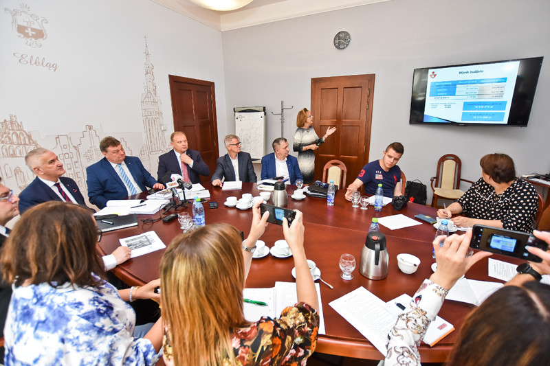 Elbląg, Na konferencji przedstawiono najważniejsze informacje dotyczące realizacji budżetu i raportu o mieści