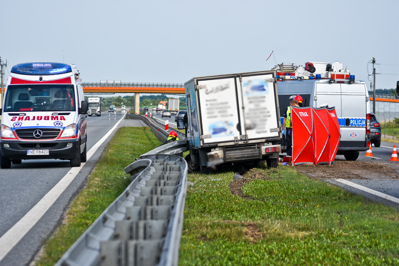 Elbląg, Tragedia na S7. Nie żyje kierowca dostawczego auta