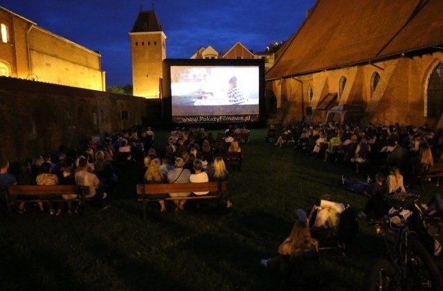 Elbląg, Letnie kino pod chmurką już w sobotę