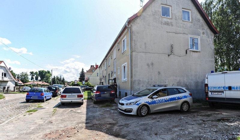 Elbląg, Na ul. Freta doszło do awantury z użyciem noża. Na miejscu jest policja Elbląg, Na ul. Freta doszło do awantury z użyciem noża. Na miejscu jest policja